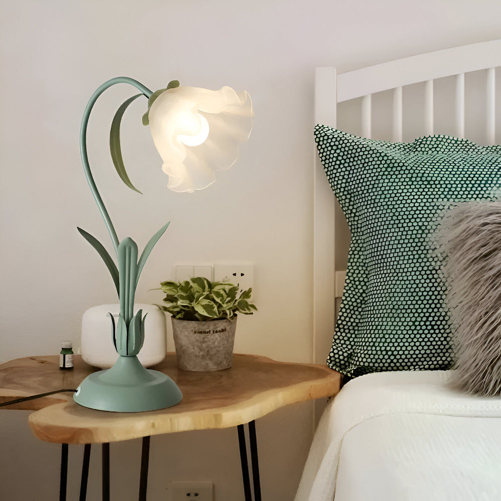 Talia – Lampe de Table Antique au Design Français avec Motif Floral