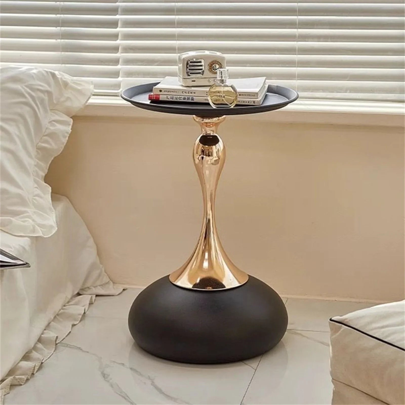 Elysia – Petite Table d’Appoint Ronde au Design Italien Style Luxe Léger