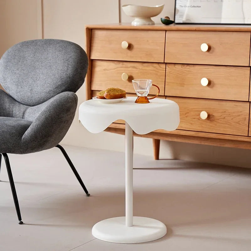 Vesta - Petite Table d’Appoint au Design Minimaliste pour le Salon et la Chambre à Coucher